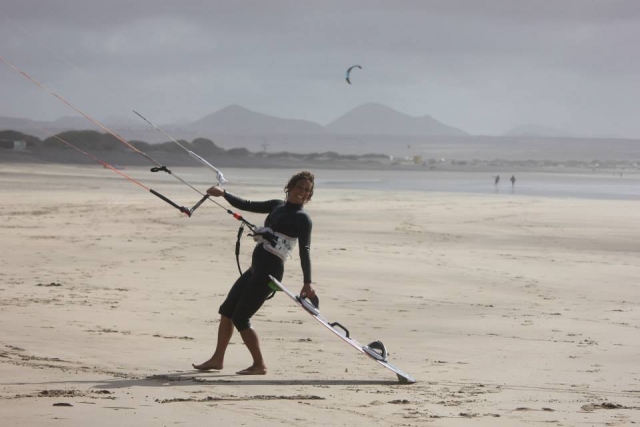  Kitesurfing 